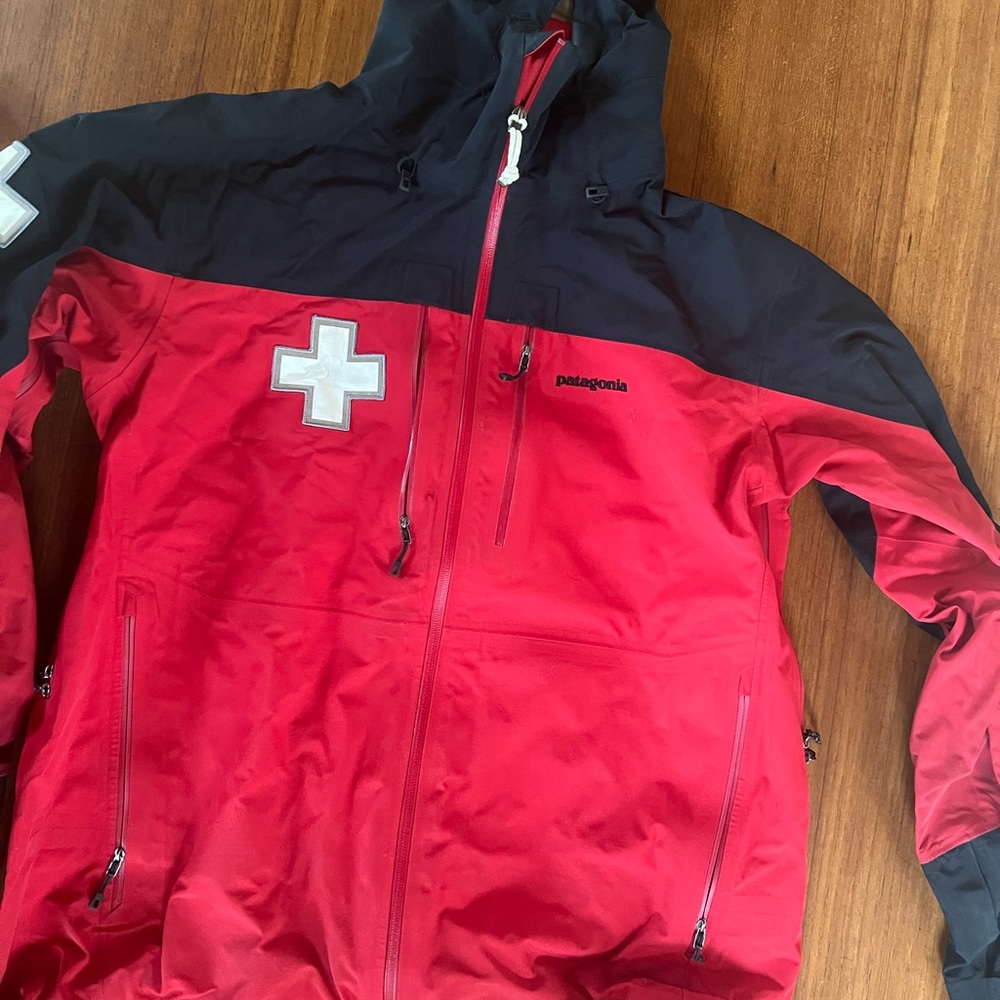 Patagonia gortex ski patrol jacket